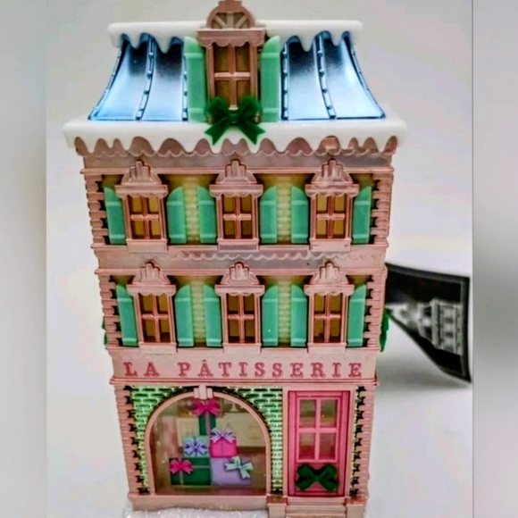 Bath & Body Works Other - Bath & Body Works Emily in Paris Parisian Bakeshop Projector Wallflowers Plug In